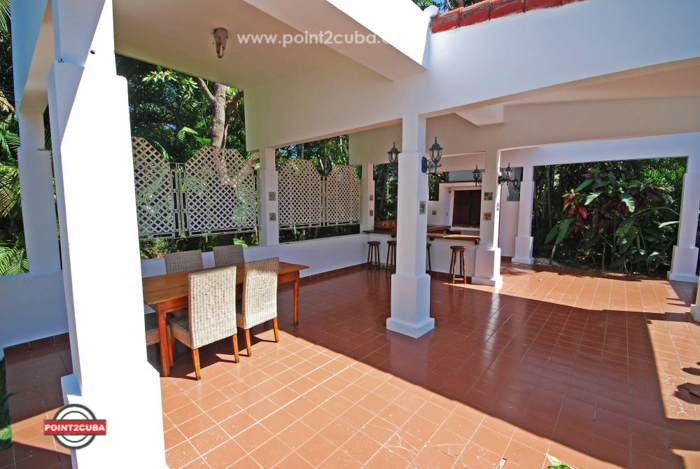 Luxury Villa with swimming pool ID:RHPLYAD03