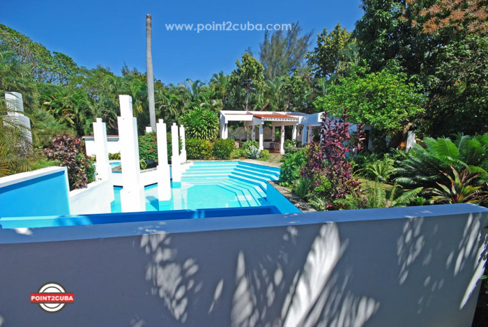 Luxury Villa with swimming pool ID:RHPLYAD03