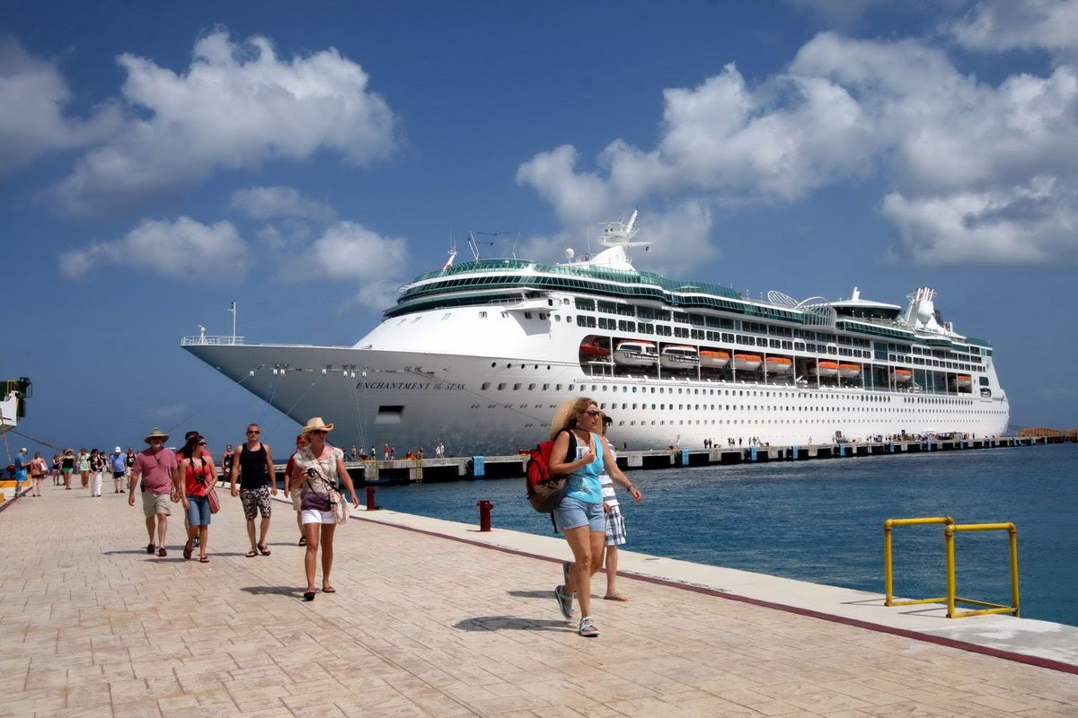 Cruise arriving in Cienfuegos