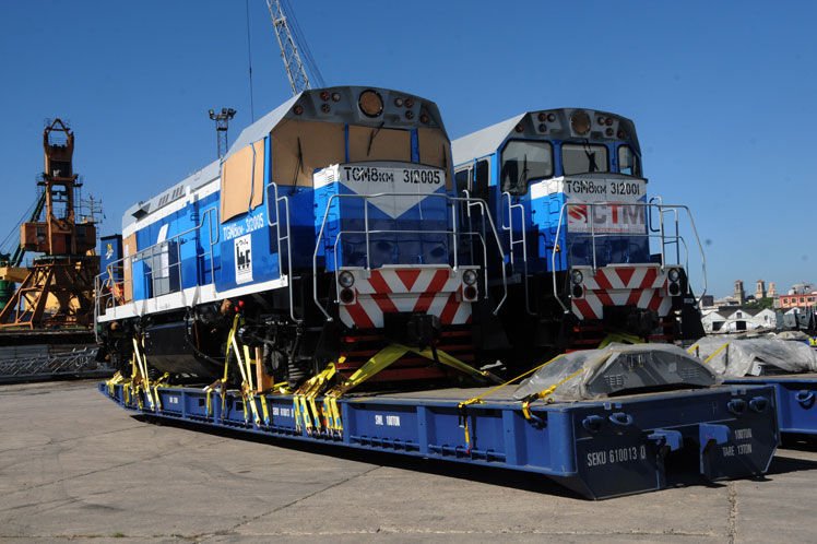 Train Engines arriving at Cuban Port