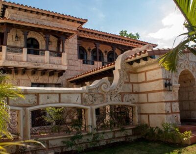 Luxury Castle in Miramar